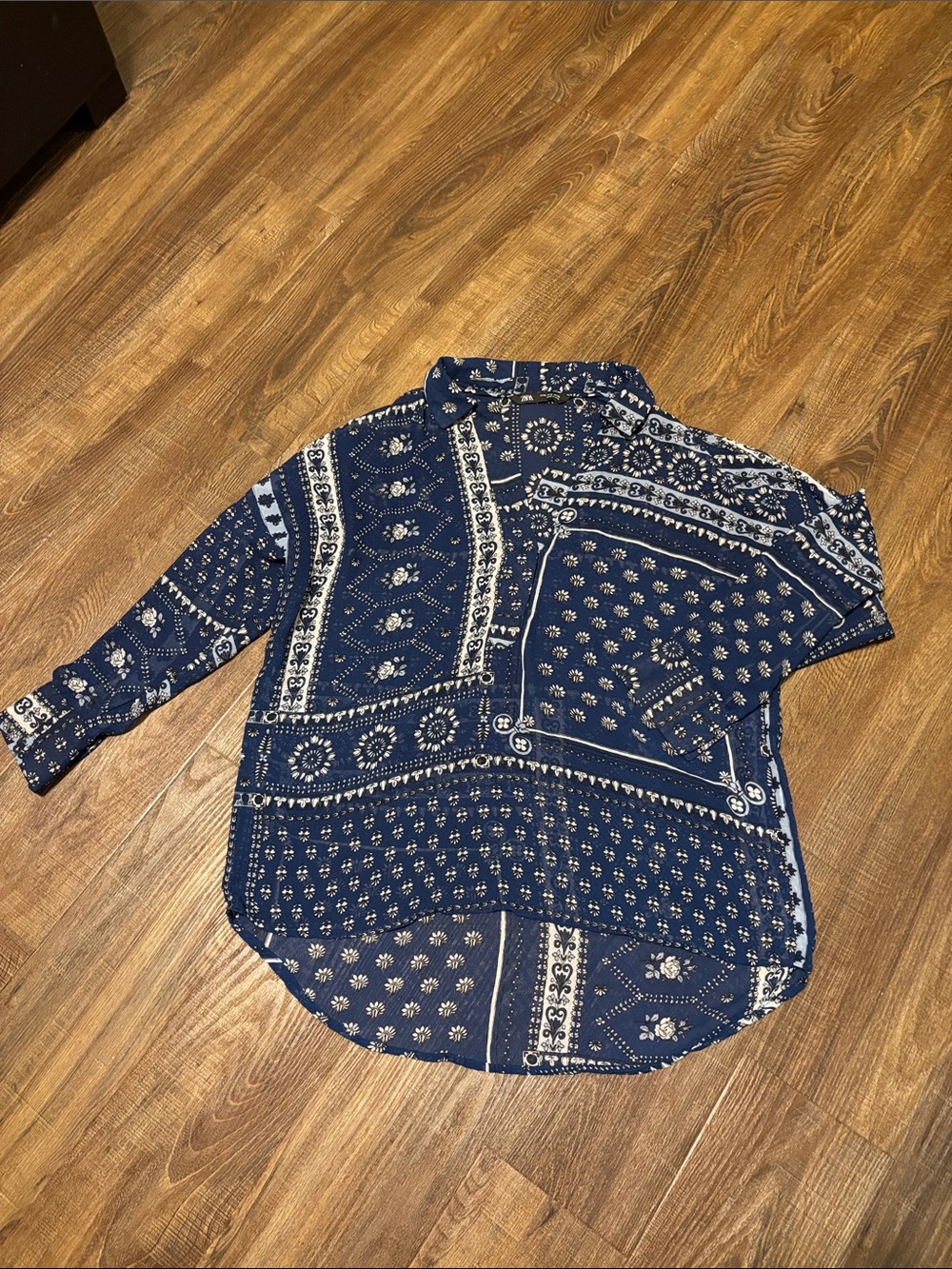 Women’s Zara Blue and White Bandana-Print Button-Up